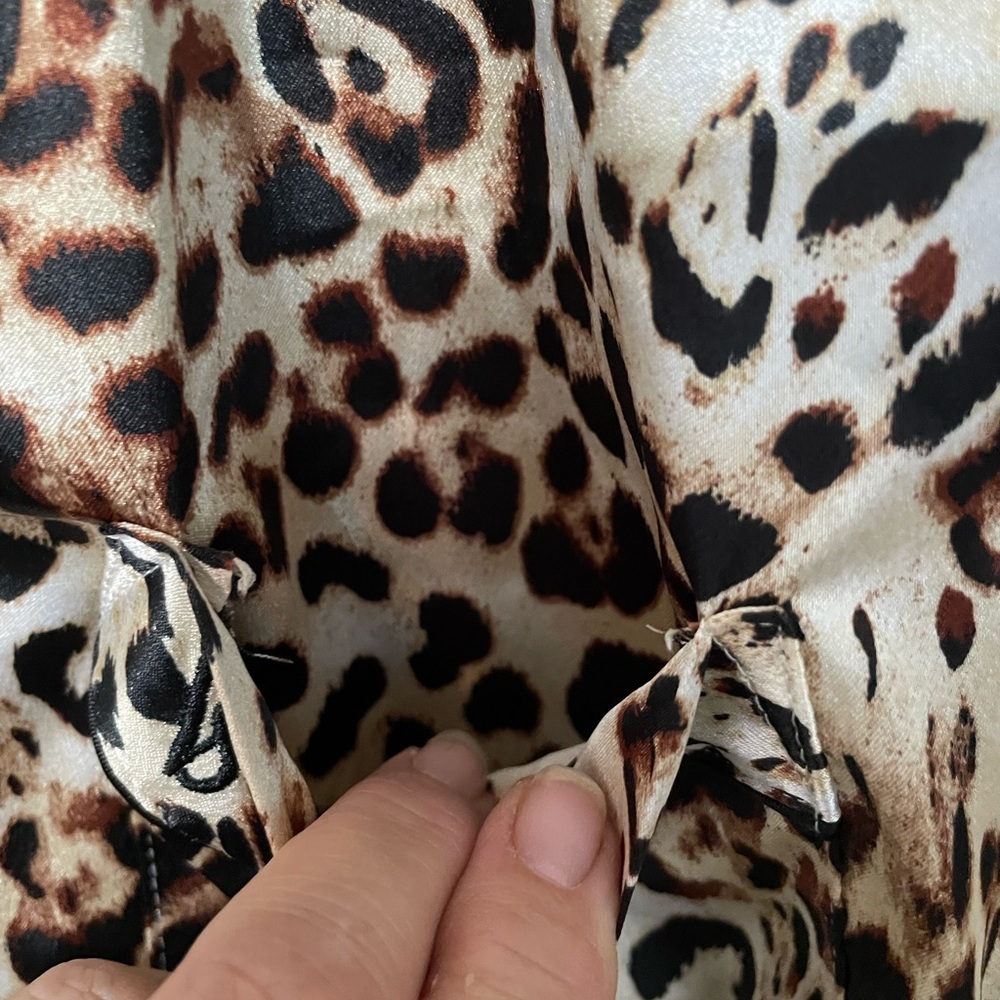 Victoria’s Secret button up
Long sleeve Satin Cheetah print nightshirt w pocket - Picture 6 of 9